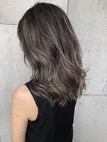 ルモア(RUMOR)&nbsp;【OLさんにも人気】オフィスでも浮かない上品な発色のハイライト