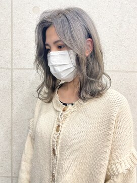 アンリ(Anli) 【Anli☆岩瀬萌】シルバーグレージュ ハイトーンカラー かきあげ