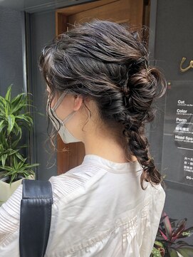 ウィーク 梅田(UiiC) パーマで簡単アレンジ【uiic stylist rira】