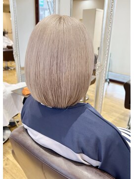 ルッツ(Lutz. hair design) ミルクティベージュ【千代田彩夏】