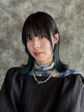 アヴァンティ ヘアーアンドスパ(avanti hair&spa) 切りっぱなし×ターコイズブルー