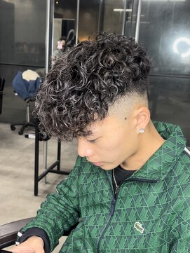 イーラ(era) スペインカール　刈り上げ眉カットツイストスパイラルパーマ