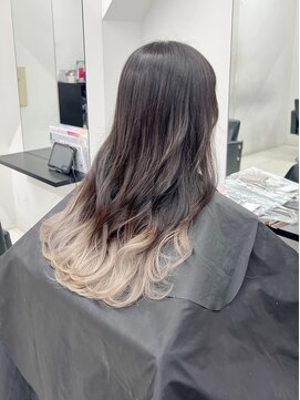 アライブ キチジョウジ(ALIVE Kichijoji) 【ALIVE吉祥寺】ホワイトグレージュグラデーション黒髪