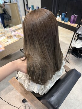 エレン(E L E N) ミルクティーブロンド/ダークブルー/京王多摩センター