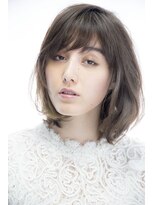 ビューティーアンドケアカロン(Beauty and Care CALON)&nbsp;【銀座】フェミニンで自然体な洗練ミディアムスタイル
