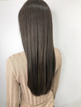 ネイヴィル オモテサンドウ(navile omotesando) サラツヤ透け感グレージュ