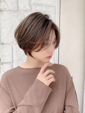 ラミ(L'ami) 【東 純平】小顔レイヤーショートボブ＋スモークベージュ