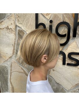 ナチュラルハイセンス 本店(natural high sense) ハイトーンカラー×大人ショート　似合わせカット／町屋駅
