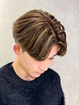 エルマーク 梅田(L-MARK) センターパートブリーチダブルカラーフェイスフレーミン