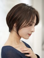 表参道大人ショートボブ顔周りレイヤーカットくびれショート40代
