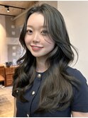 流れる顔まわりが色っぽい王道モテロング