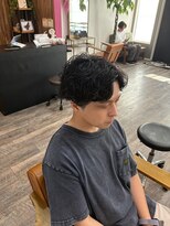 ブルーメ(Blume...) ☆波巻きスパイラル/センターパート/スパイラルパーマ☆横山飛翔