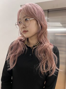 ピンクベージュ