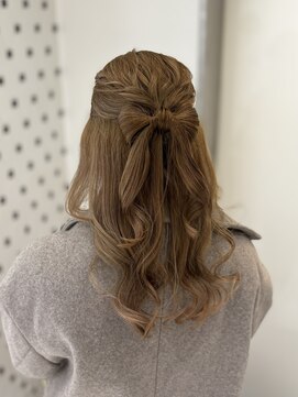 アピッシュ ギンザ(apish ginza) 【大人かわいいヘアアレンジ】リボンハーフアップ