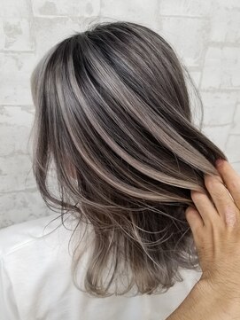 オーシャンシェリー(Ocean Sherry) ホワイトベージュ系バレイヤージュ