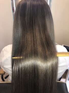 アールサロン アオヤマ(Rr SALON AOYAMA) プラチナミネコラストレート