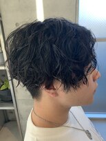 フィフス(fifth)&nbsp;センターパート　トランクスヘア　スパイラルパーマ△