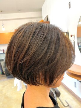 ジャンテーユ ガレ(GENTILLE GALLE) 軽やか丸みショートボブ