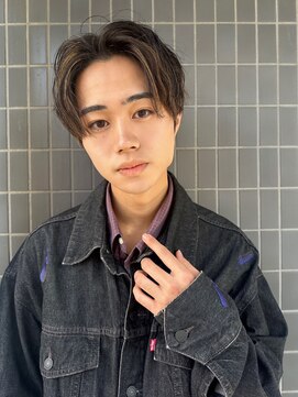 イチイ 巣鴨店(ichii) スーツ短髪ツーブロック束感モテる黒髪シークレットパーマ流行