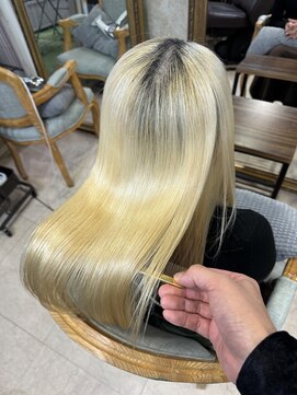 トリートメントA 高知店(treatment A) ブリーチ３回の方を髪質改善トリートメントで艶髪に変身♪