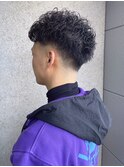 刈り上げショート×スパイラルパーマ　フェードカット