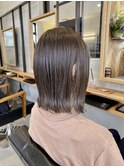 切りっぱなし外ハネミディアムボブ