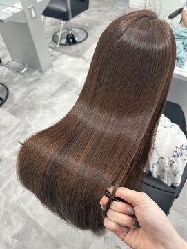 ザイン(Sein) グロスストレート 【小山市/髪質改善/縮毛矯正】