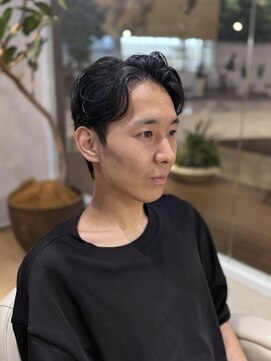 ウノプリールヴァモス(unopulir Vamos) 七三分けメンズセンターパート