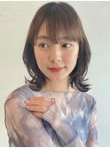 くびれミディアム大人かわいいダークグレージュ暗髪カラー外ハネ