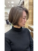 大人の丸みショートボブ