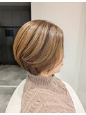 白髪を隠さない馴染ませて明るく染める/グラボブ/40代/50代/60代