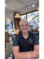 イナセパーラー ハナレ(INASE PARLOR HANARE)&nbsp;金髪ショート