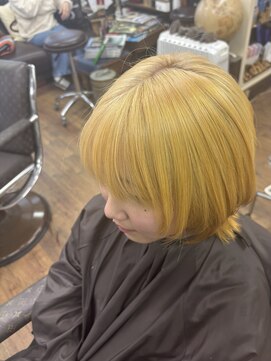 フッタ(Futta) 抜きっぱなしブリーチ×ウルフカット【西武新宿駅】【駅近】