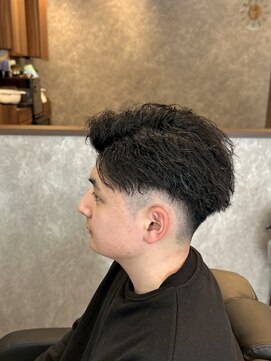 ザ クラン バイ ヘッドライト 仙台長町店(THE CLAN by HEADLIGHT) 【人気メンズパーマ】フェード×強めツイストスパイラル