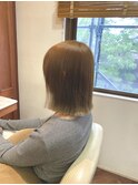 透け感ベージュの外ハネボブ