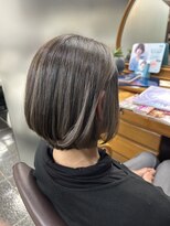 アルファ アトリエ エム フラワー(ALUFA atelier.M/Flower) 夏に◎白髪ぼかしハイライトで叶える大人ショートボブ