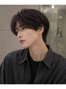 ベル 新宿(Belle) 大人ヘア　毛流れ　韓国ヘア　センターパート　カルマパーマ