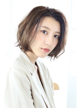 エクリ 麻布十番(equri) ふんわりボブ　20代30代40代　アースカラー