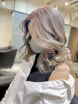 ディア(.eer) 夏にむけてのハイトーンカラー☆ミルクティーグレージュ/心斎橋