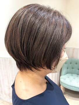 ネオリーブソラ 相模大野店(Neolive sola) 白髪ぼかしハイライト/丸みショート