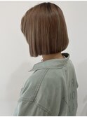 プツッとボブにハイトーンパールベージュ