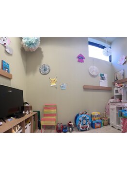 bissでは小さいお子様がいても安心して御来店頂けるようキッズスペースがあります◎リラクメニューも充実♪