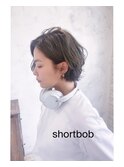 ショート ボブ