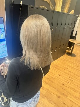 リー 天王寺(Lee) ミルクティーベージュ