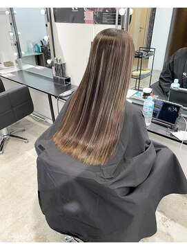 キング 高槻(K!ng) ハイライトカラーミルクティーベージュケアブリーチダブルカラー