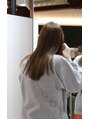 アナンダ(ananda) 艶がありナチュラルベージュカラー。