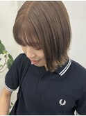 透明感ベージュ　ボブ