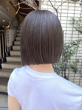 シェリ(Cheri) 30代40代ヘア/大人ヘア/切りっぱなしボブ/白髪ぼかし/ママヘア