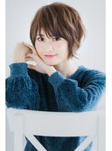前髪長めのスウィングショートボブ