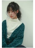 アレンジスタイル　黒髪　波ウェーブ